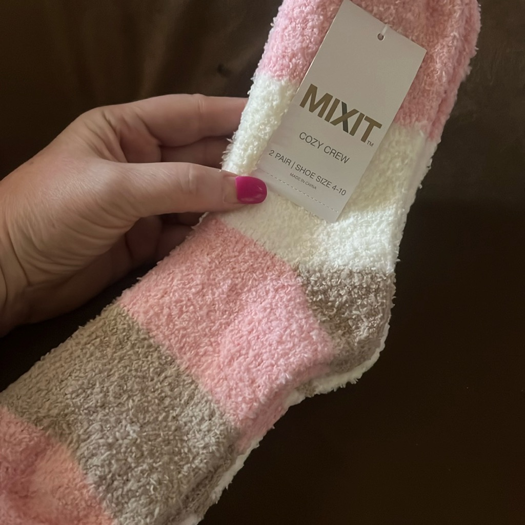 Nwt Mixit Cozy Crew Socks